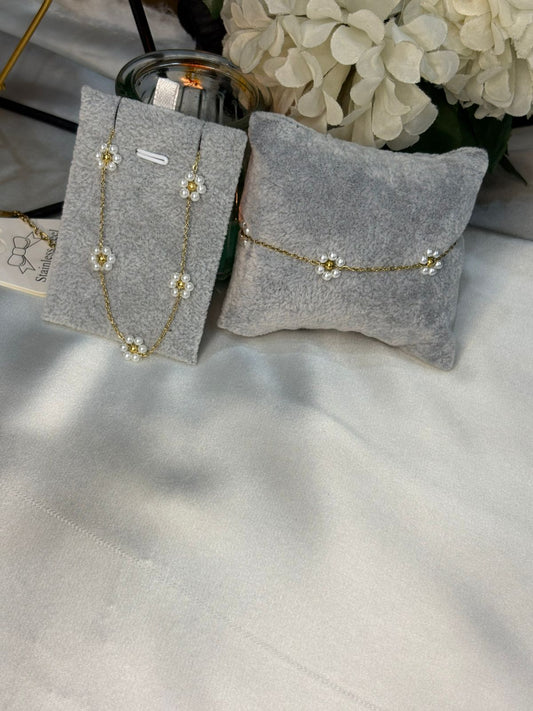 Bundle 12 – Pearl Flower Necklace & Pearl Flower Bracelet