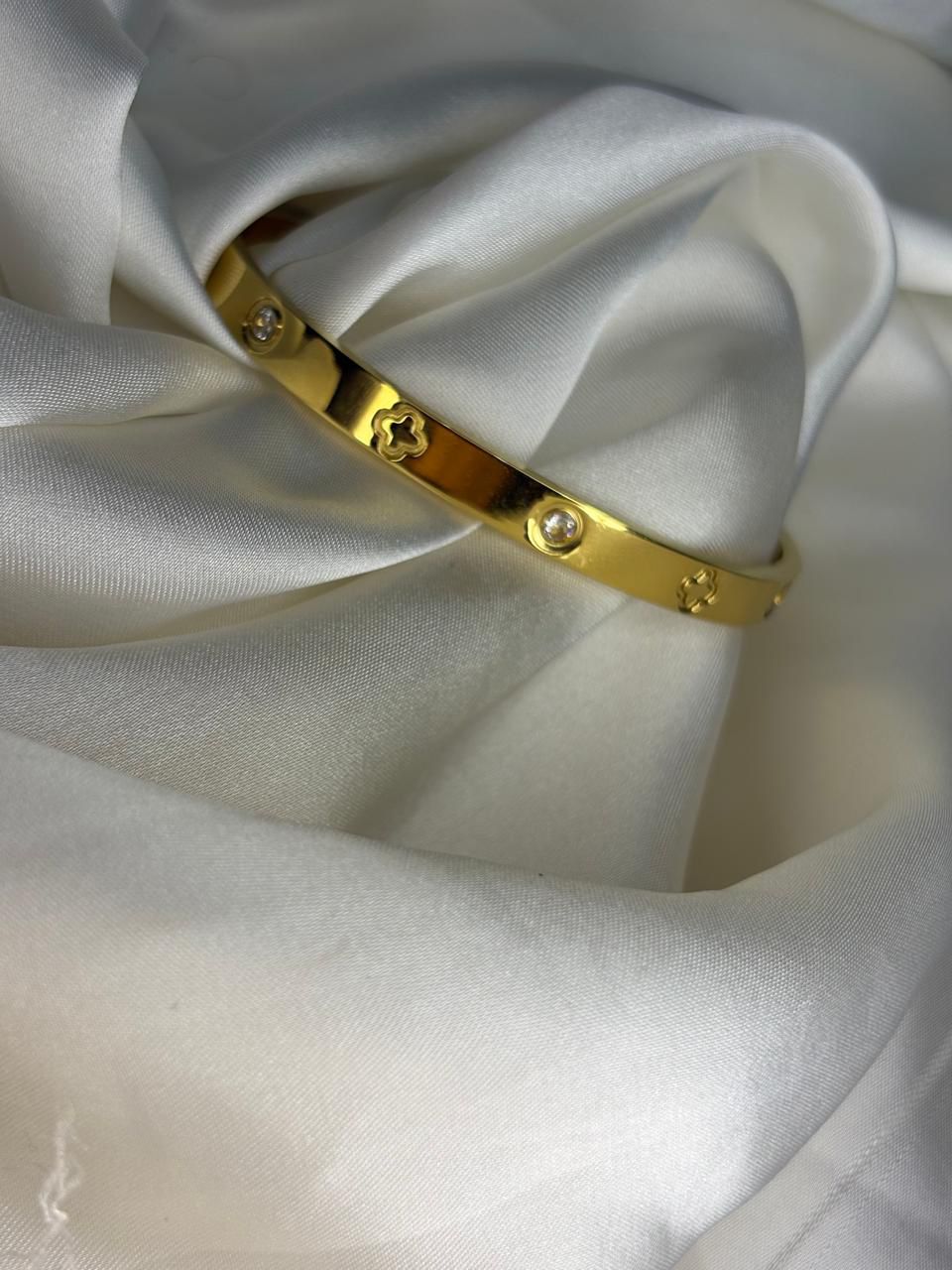 Bundle 03 – Luxury Gold Hand Cuff Trio