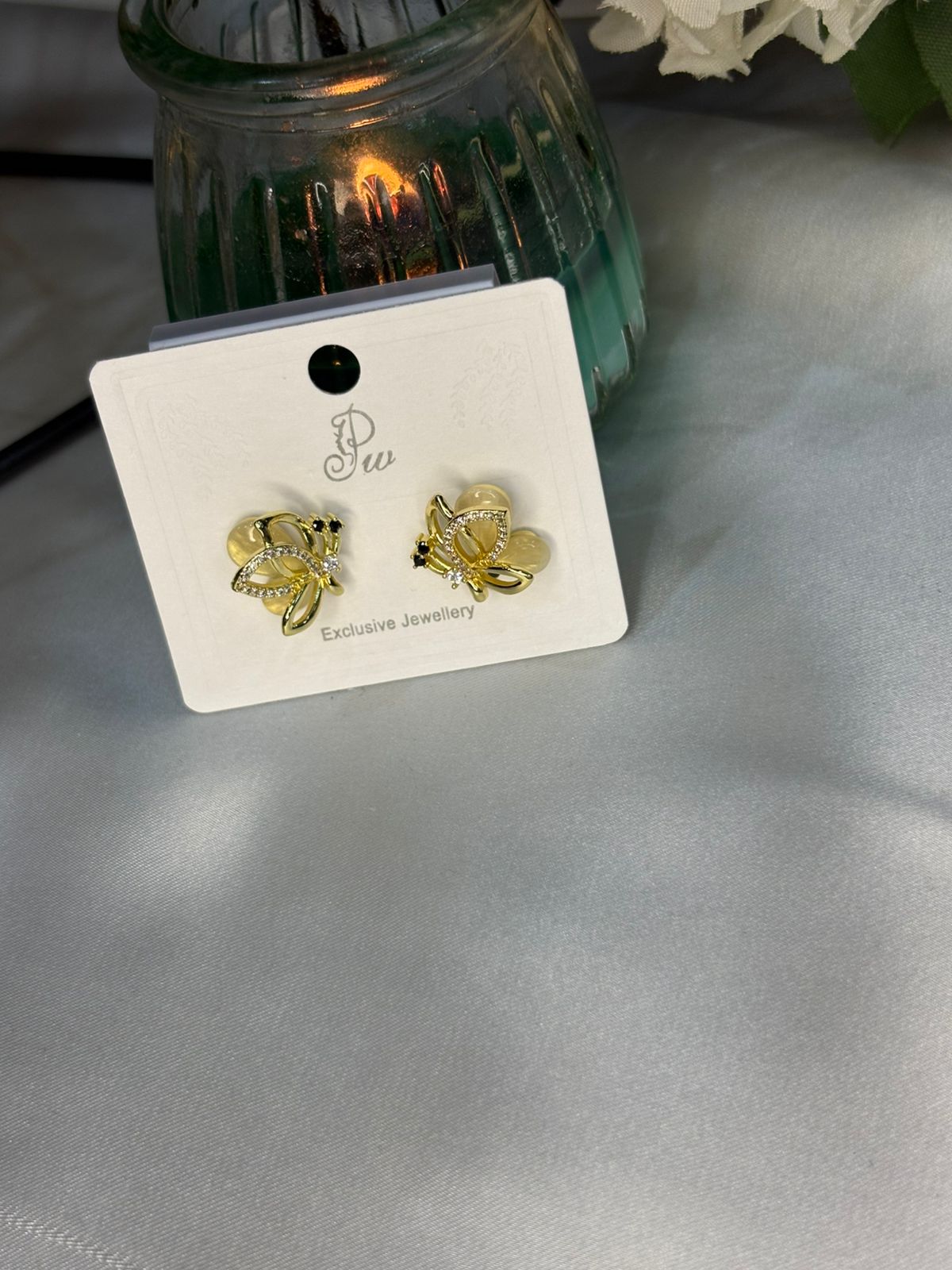 Bundle 13 – Seashell Bracelet & Butterfly Studs