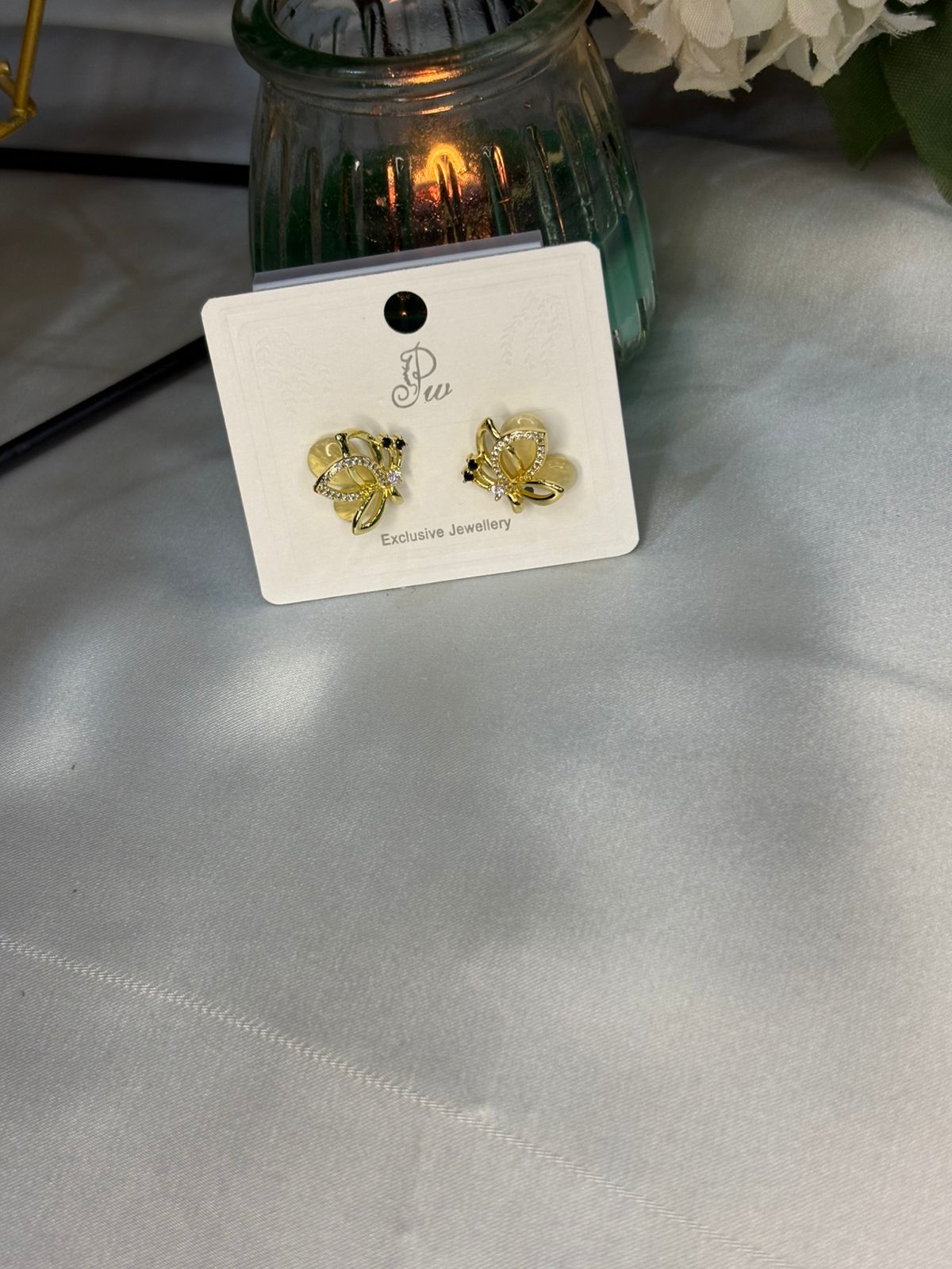 Bundle 13 – Seashell Bracelet & Butterfly Studs