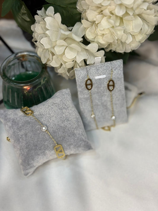 Bundle 17 – Lv Necklace & Bracelet Collection