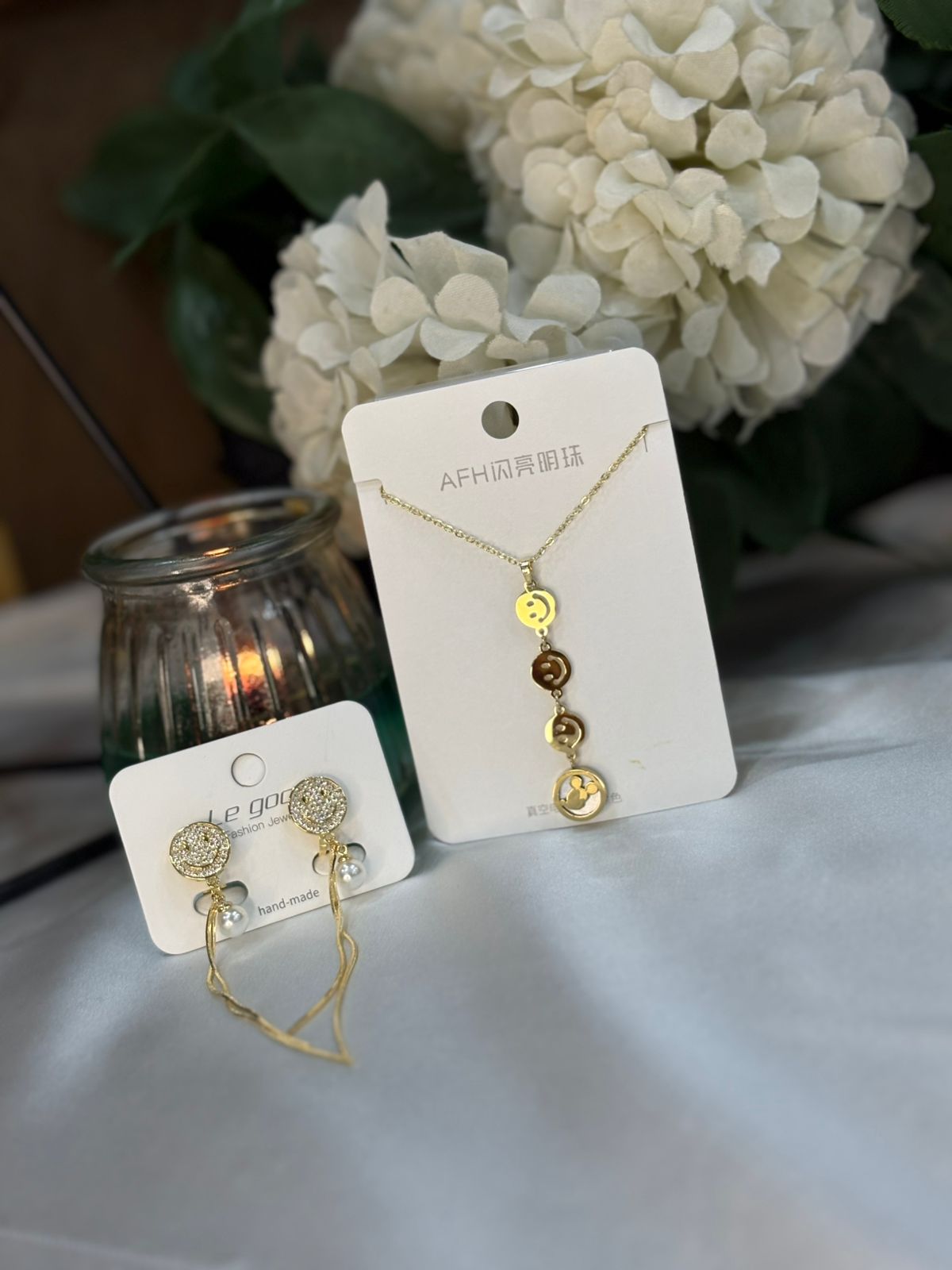 Bundle 18 – Smiley Face Jewelry Set
