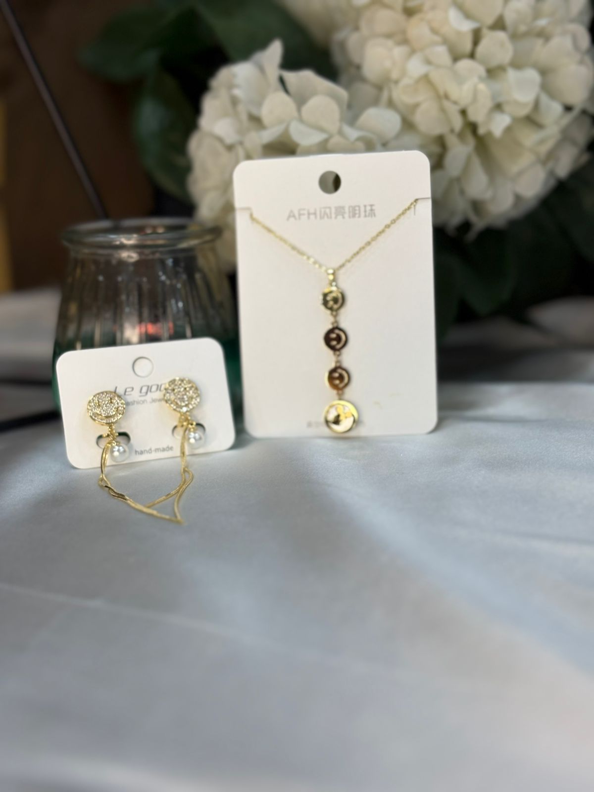 Bundle 18 – Smiley Face Jewelry Set