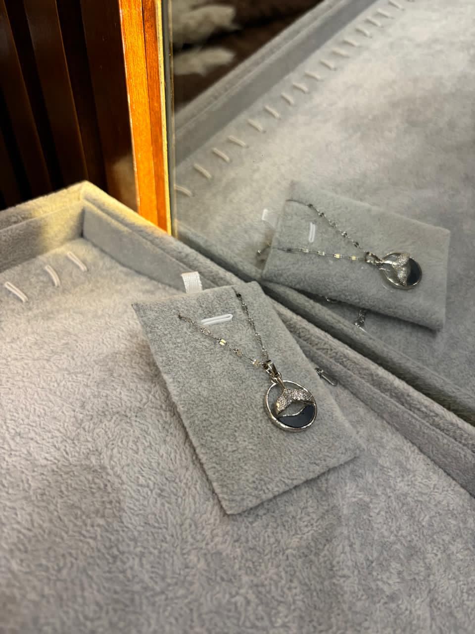 Bundle 10 – Elegant Silver Locket Collection