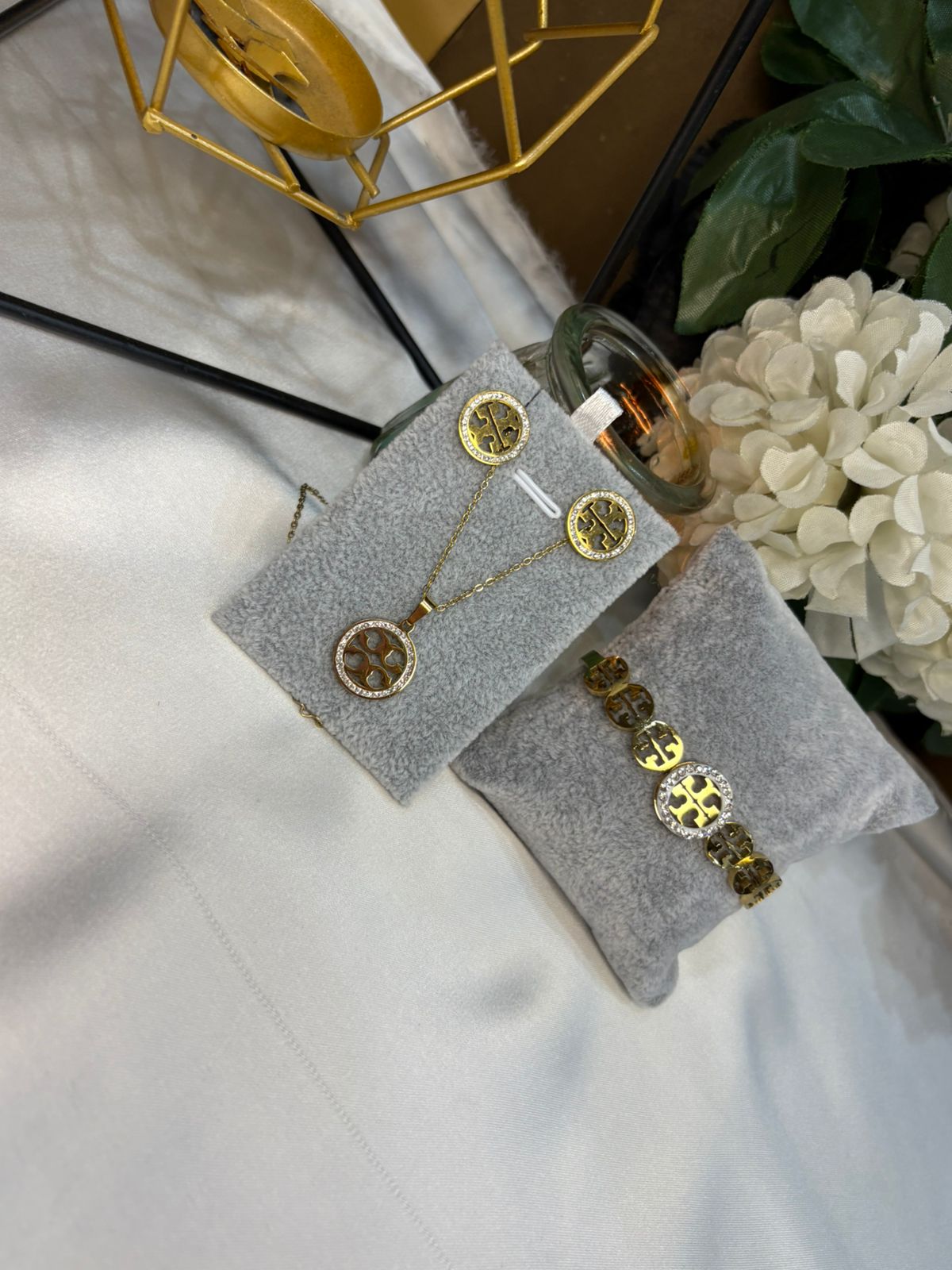 Bundle 04 – Fancy Tory Gold Statement Set